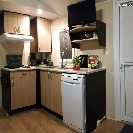 Mh 387 3 1 Salle De Bain Dans 4 Etoiles Campsite Saint-Julien-en-Born